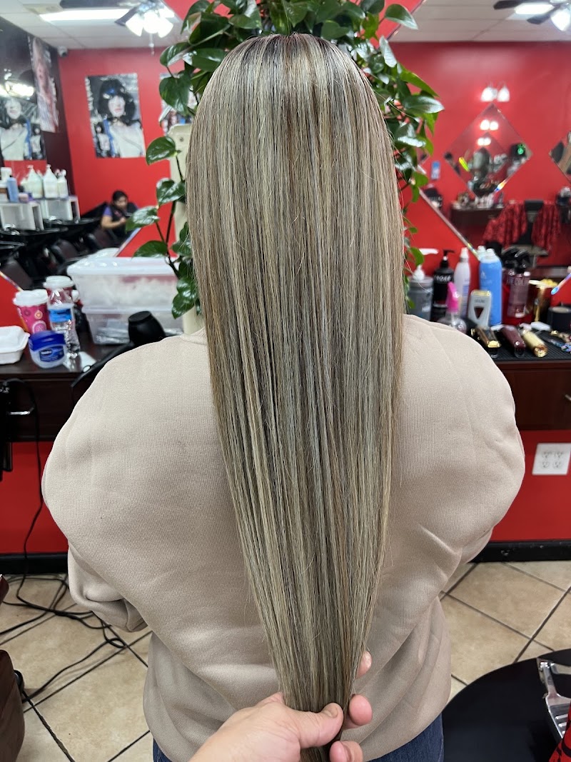 Manuel's Beauty Salon & Barber Shop, beauty salon in Hyattsville, MD, photo 2 of 10