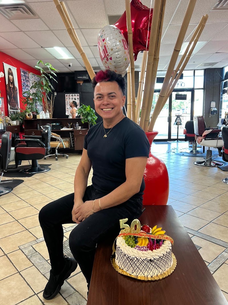 Manuel's Beauty Salon & Barber Shop, beauty salon in Hyattsville, MD, photo 3 of 10